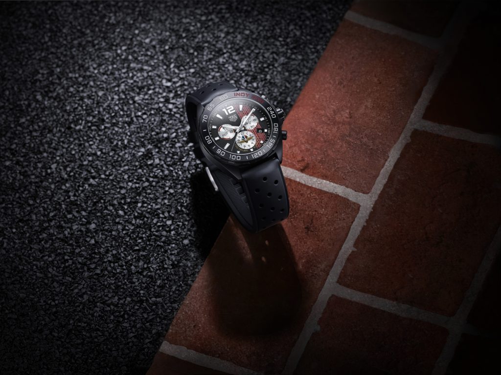 The black strap copy watch is made from black steel.