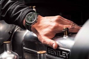 The limited fake Breitling watches have green leather straps and green dials.