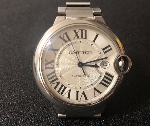 The timepiece has maintained all the iconic features of Cartier.